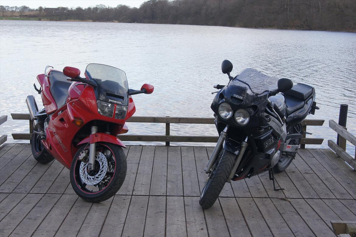 Honda VFR 750 RC36 *Solgt 2013* - Team Meet med Dichael herfra
Ved Jels Voldsted billede 12