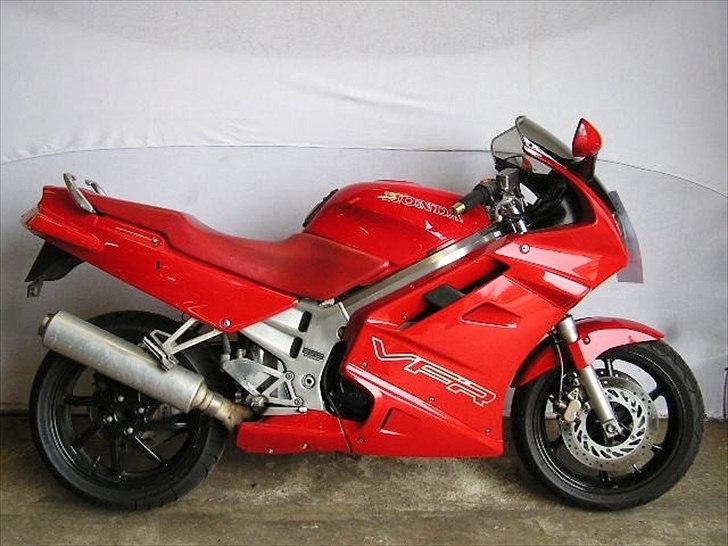 Honda VFR 750 RC36 *Solgt 2013* - Salgsbilledet lige inden der blev brugt penge.
Marts 2010 billede 20