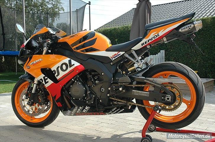 Honda CBR1000RR  - behøver vist ingen tekst. billede 3