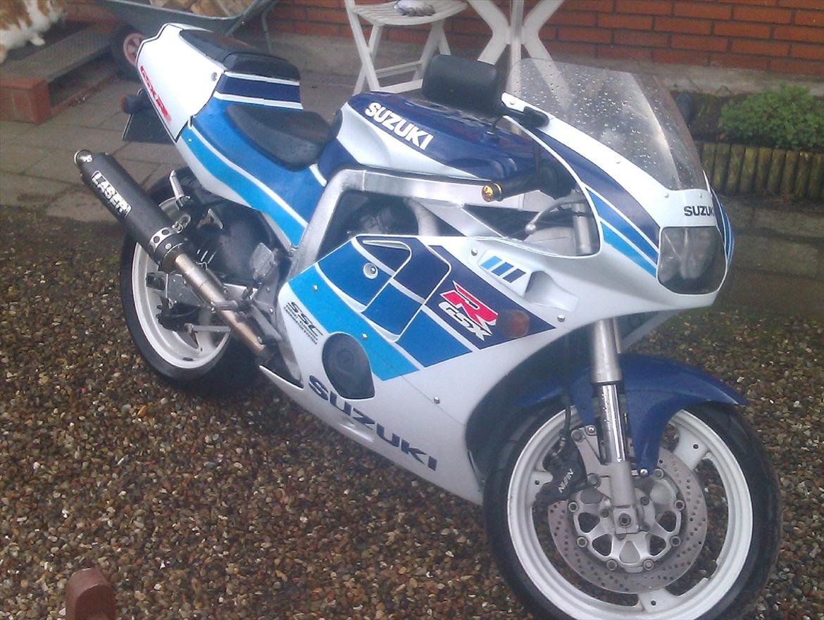 Suzuki Gsx R400 billede 1