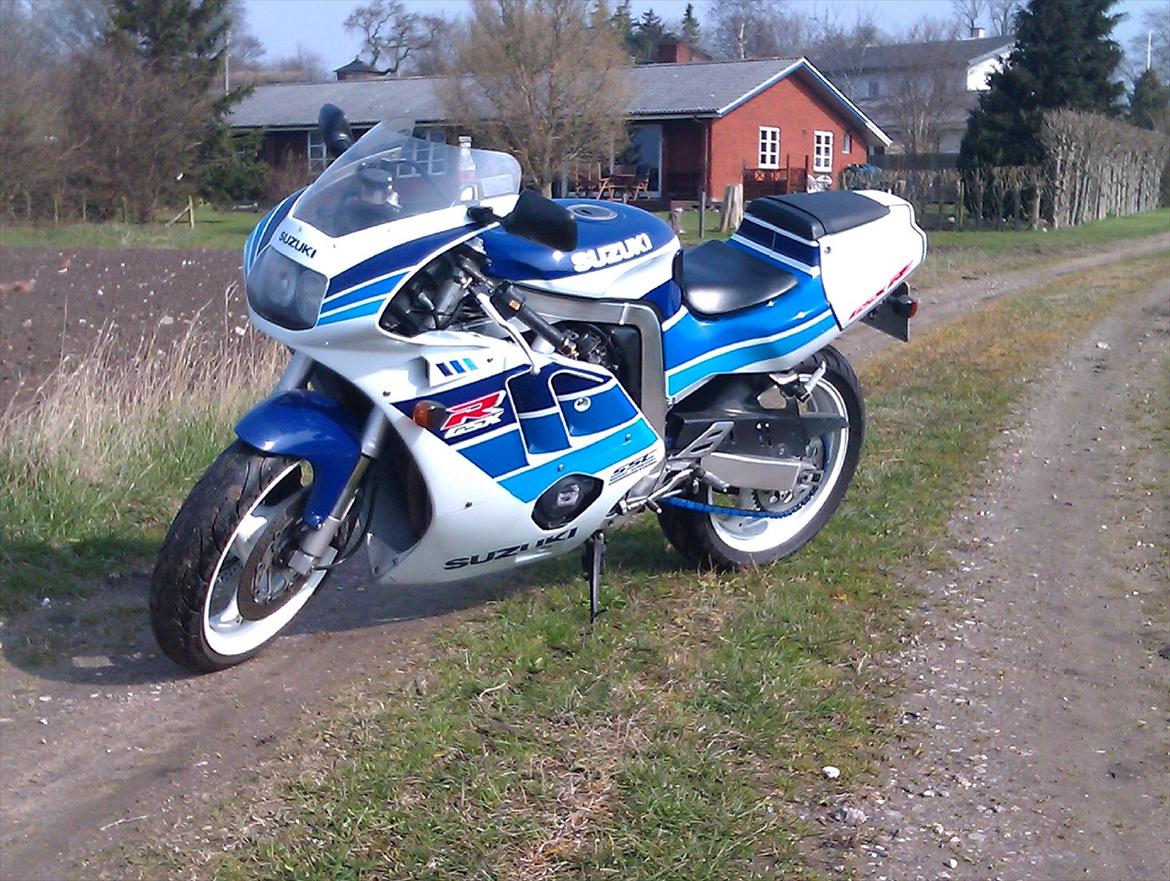 Suzuki Gsx R400 billede 2