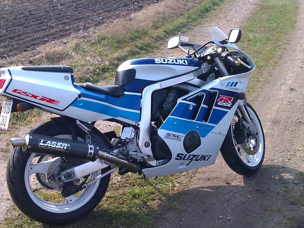 Suzuki Gsx R400 billede 4