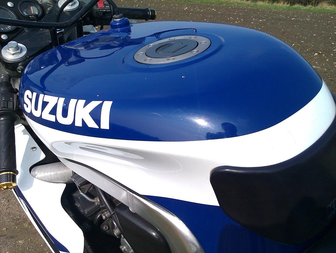 Suzuki Gsx R400 billede 8