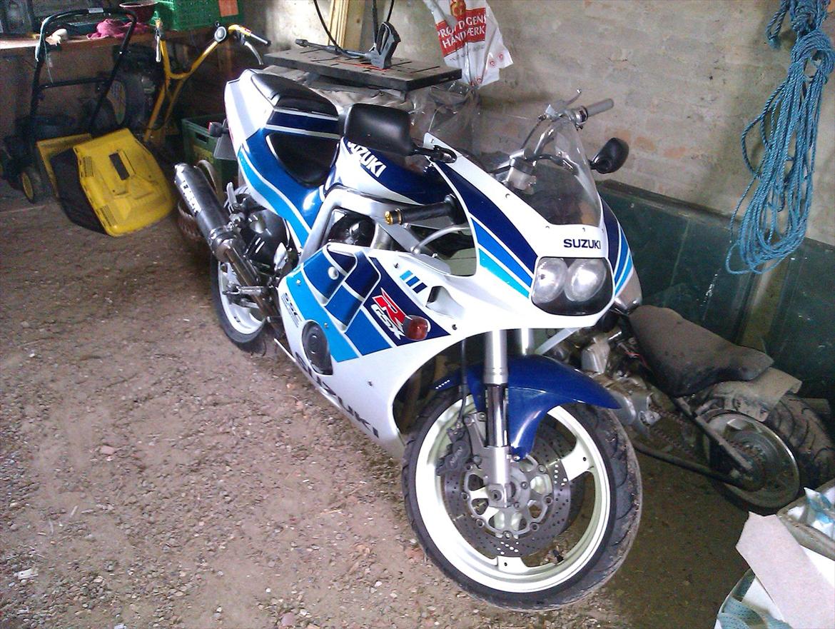 Suzuki Gsx R400 billede 11