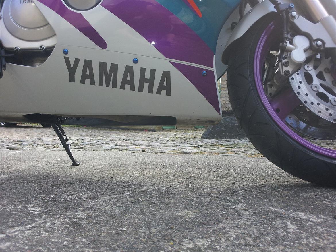 Yamaha FZR 600R billede 7