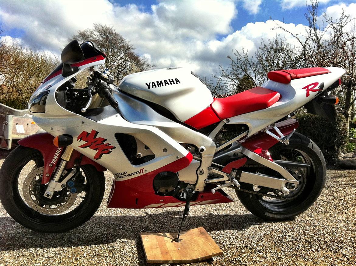 Yamaha R1 *Solgt* billede 9