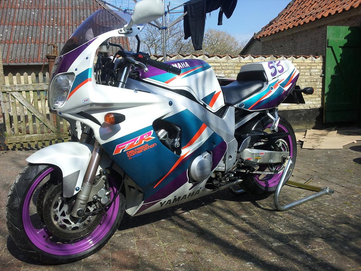 Yamaha FZR 600R billede 8