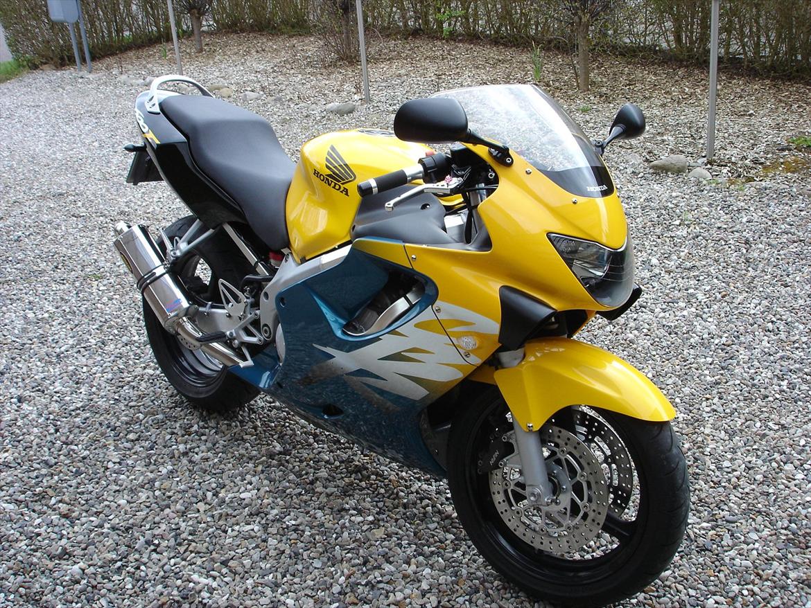 Honda CBR 600F4 billede 4