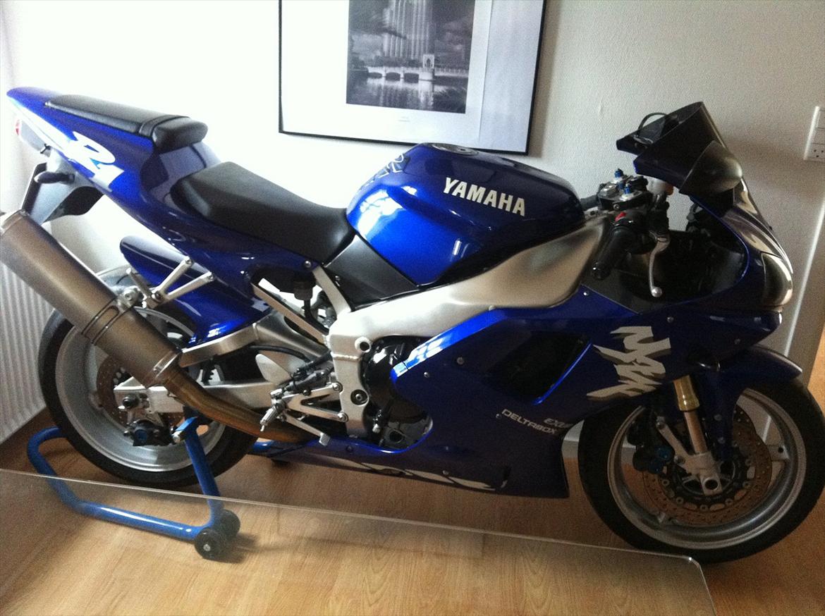 Yamaha YZF R1 billede 12