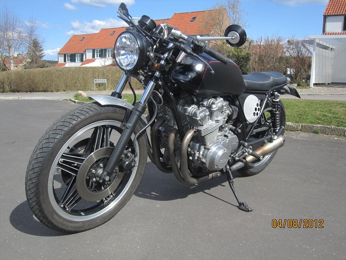 Honda CB 750 DOHC FA - Honda CB 750 DOHC caferacer i min "hood" billede 3