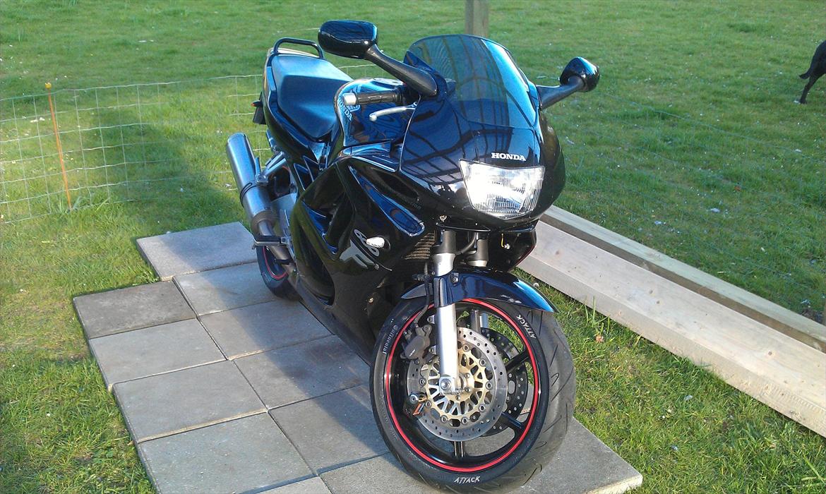 Honda CBR 600 F3 billede 17