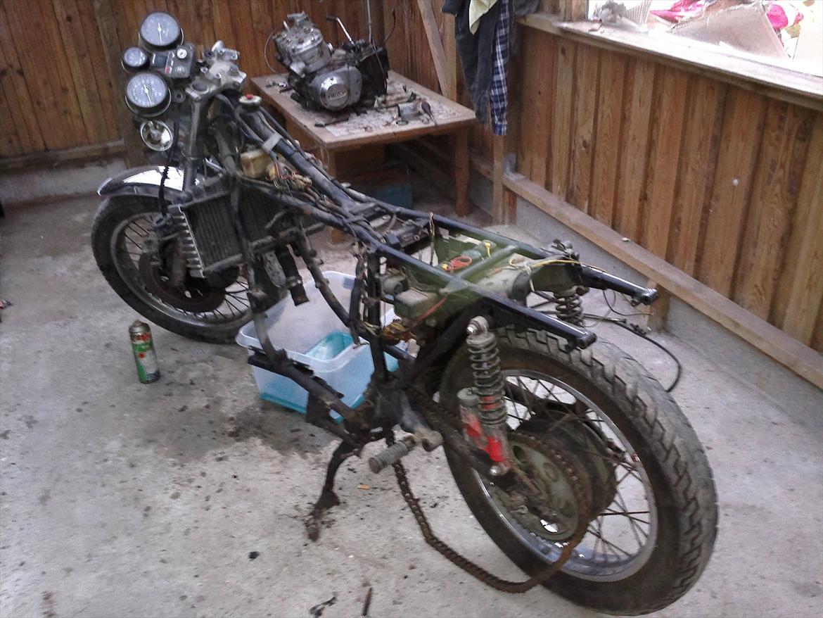 Suzuki GT 750 Vandbøffel billede 6