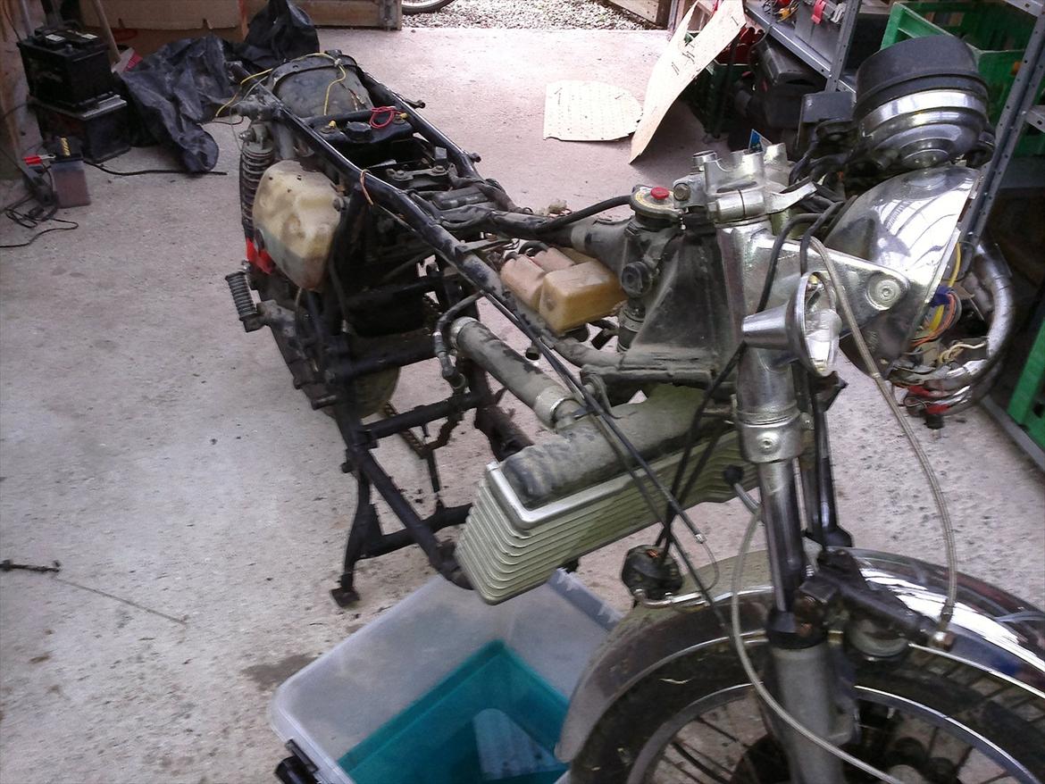 Suzuki GT 750 Vandbøffel billede 7