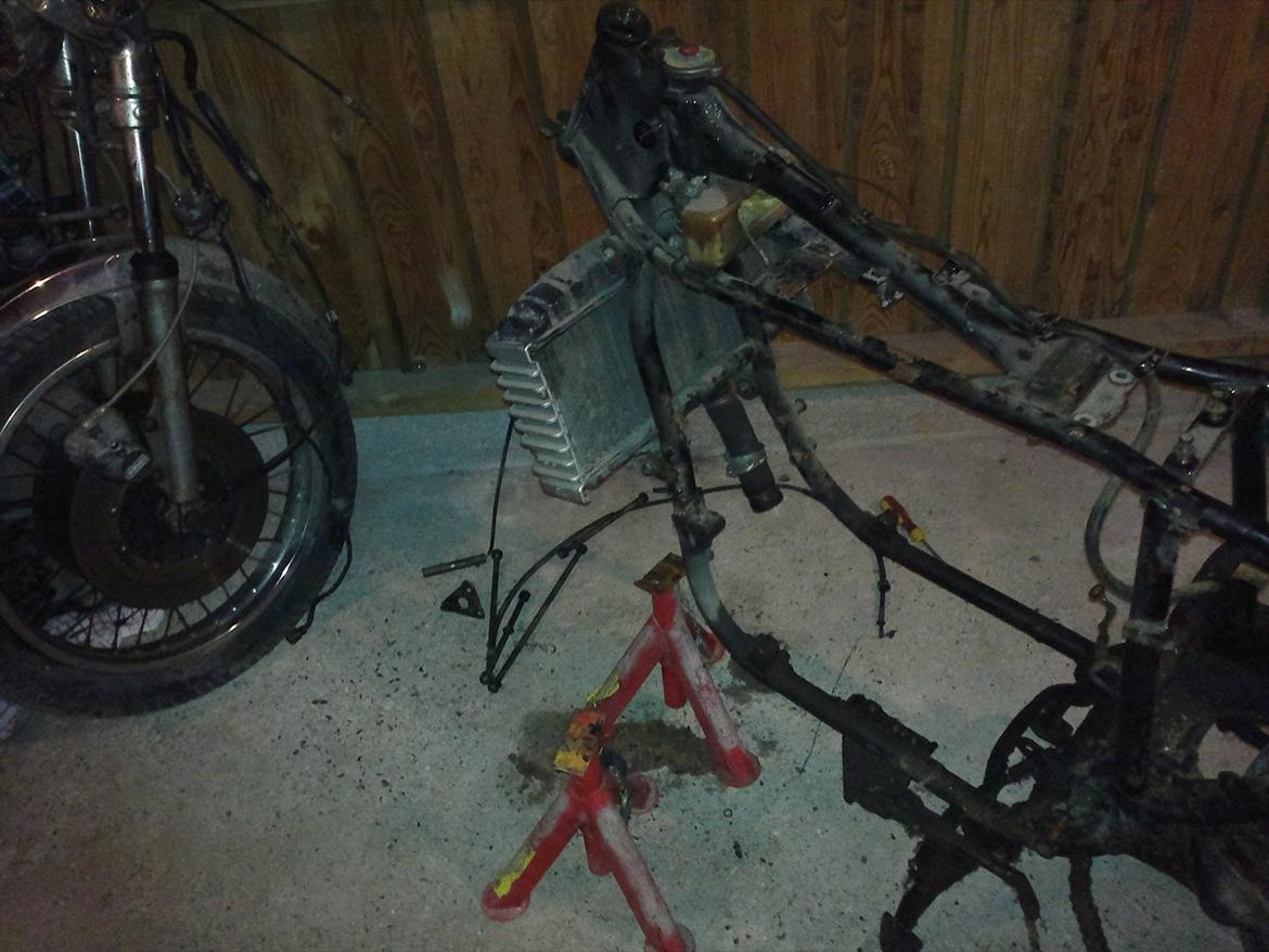 Suzuki GT 750 Vandbøffel billede 9