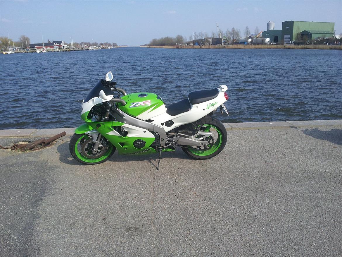 Kawasaki Ninja ZXR 400 billede 1