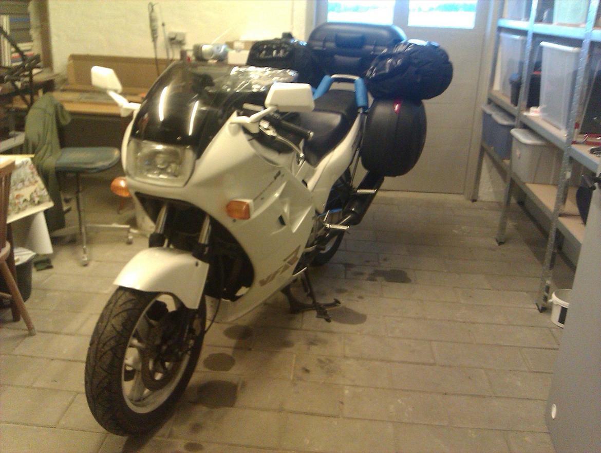 Honda VFR 750 F - pakket og klar til sommerferien 2011 billede 7
