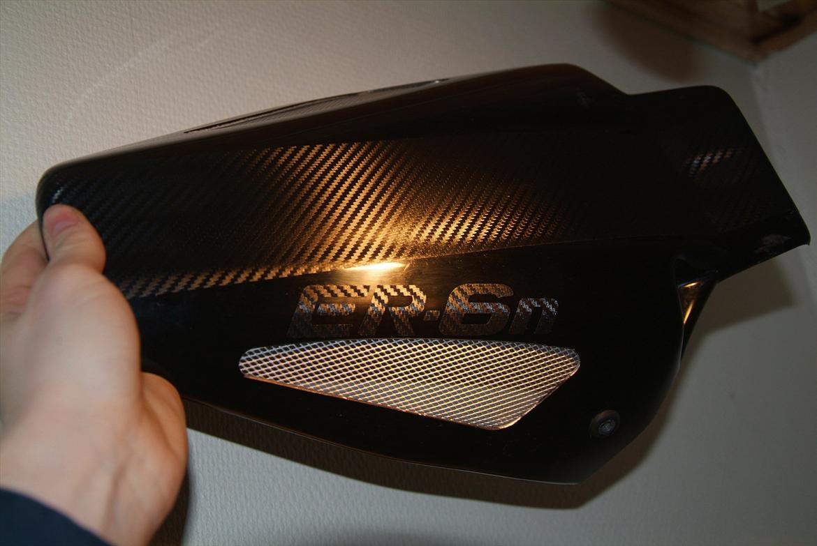 Kawasaki ER 6-n + ABS Solgt - Har købt en masse carbon folie og det skal da bruges til noget :D billede 10