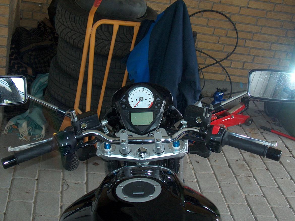 Suzuki SV 1000NK7 billede 12