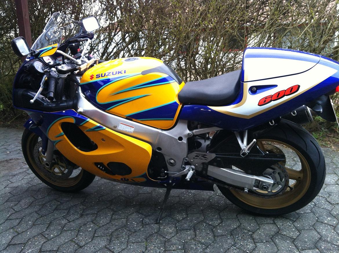 Suzuki GSX-R 600 "Solgt" billede 2