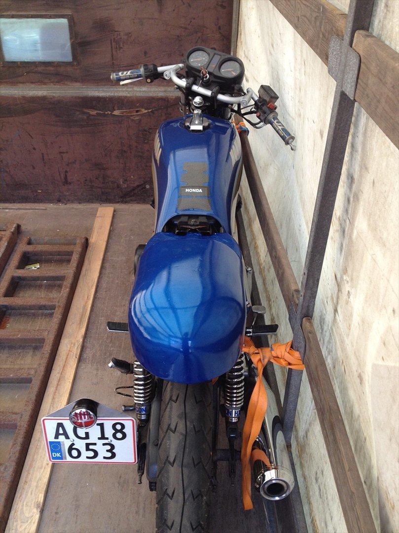 Honda CB400n solgt - som den ser ud i dag... bedre billeder bliver taget når vejret er til det. billede 7