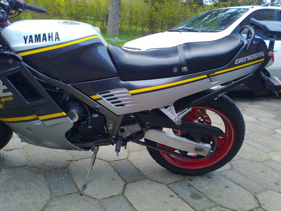 Yamaha FZ 750 (Solgt)  billede 4