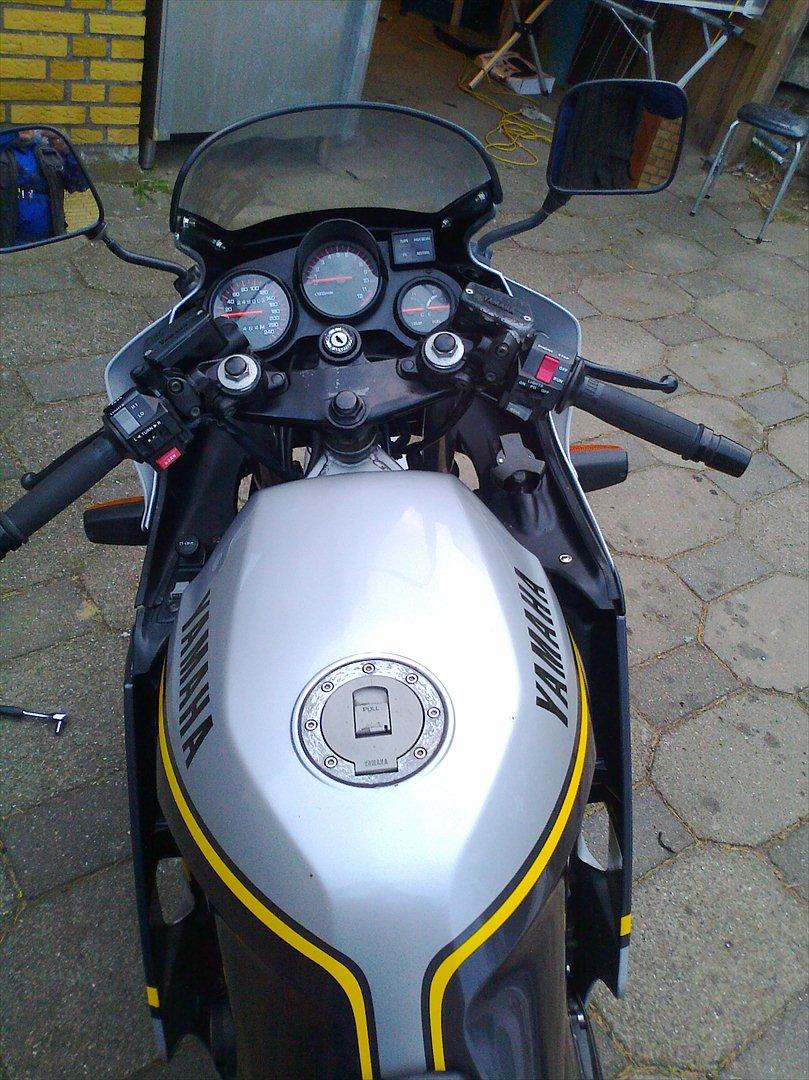 Yamaha FZ 750 (Solgt)  billede 5