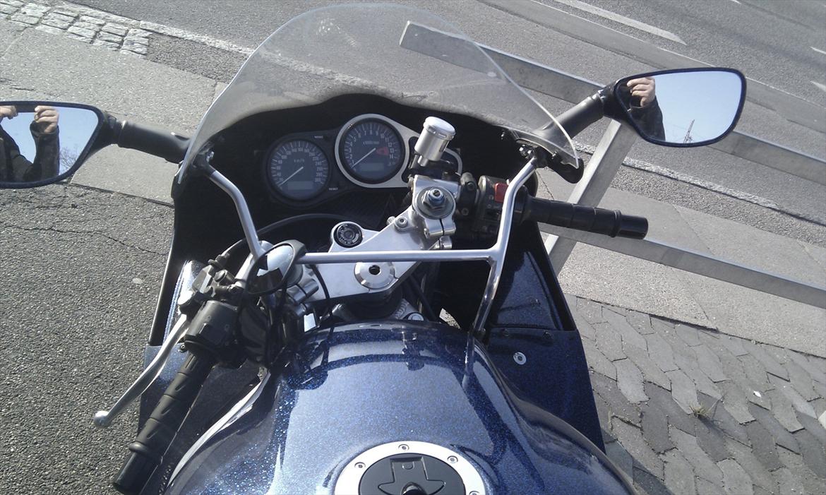 Kawasaki ZX9R billede 3