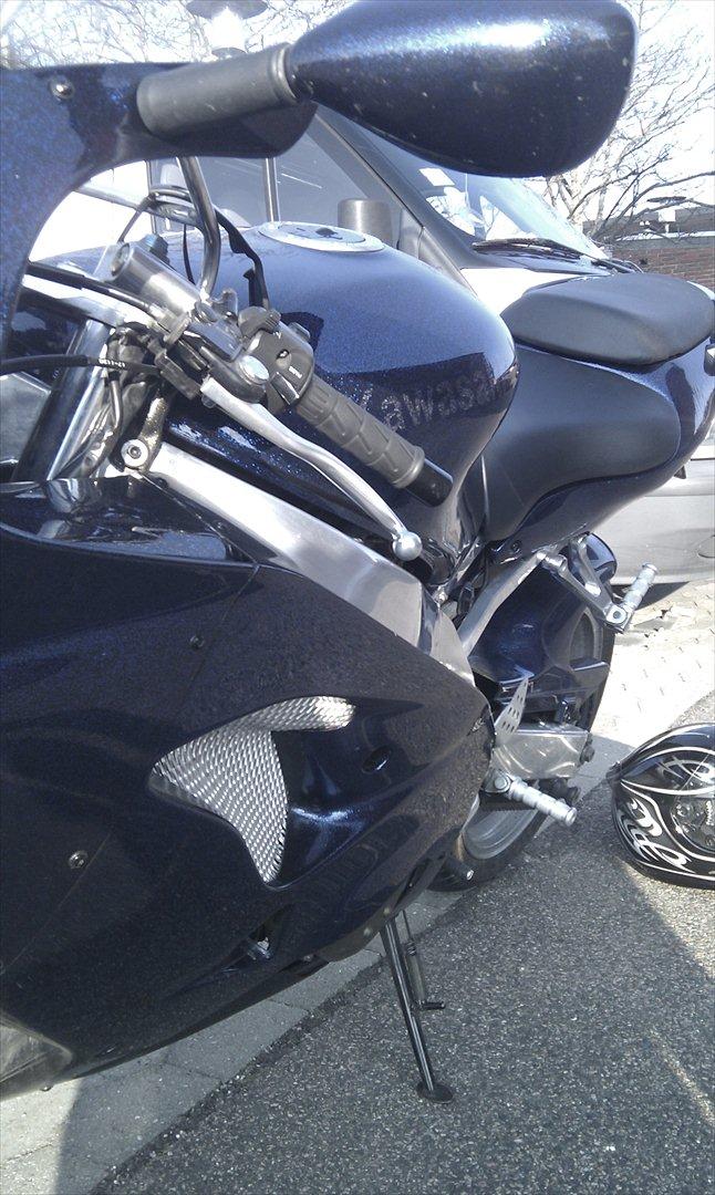Kawasaki ZX9R billede 5