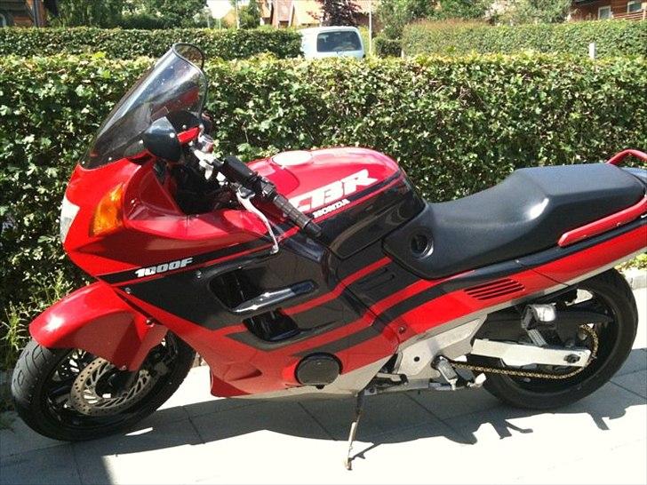 Honda CBR 1000 F - Billedet er taget sidste sommer... billede 2