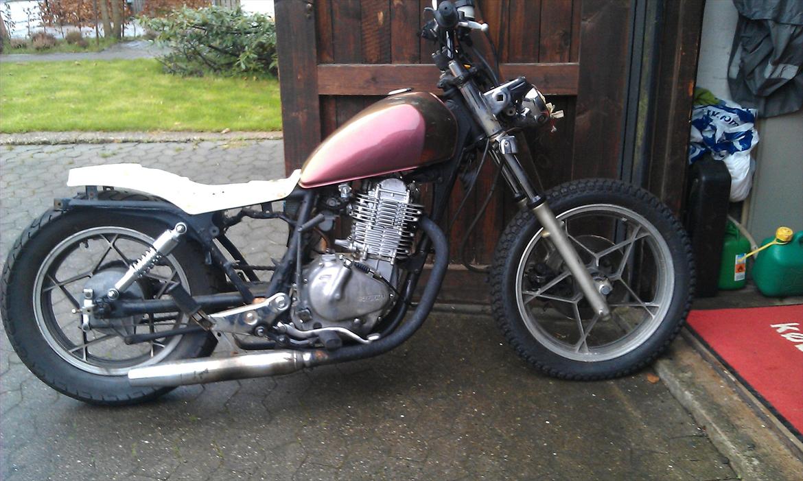 Suzuki GN 400 "Bratstyle" (Solgt) billede 1