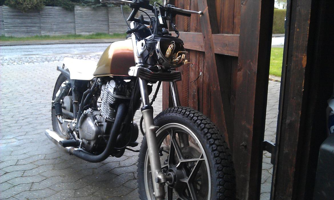 Suzuki GN 400 "Bratstyle" (Solgt) billede 3