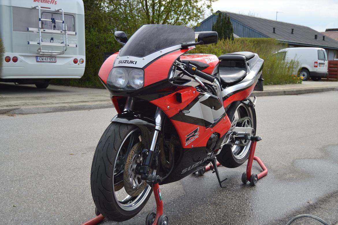 Suzuki Gsxr 400 billede 1