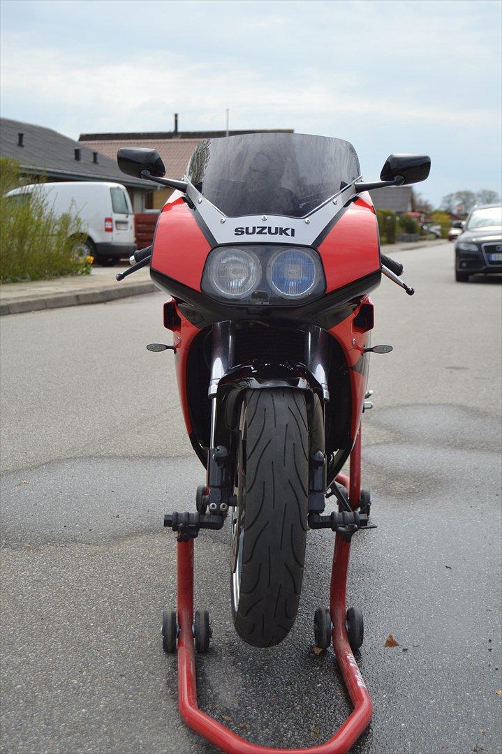 Suzuki Gsxr 400 billede 2