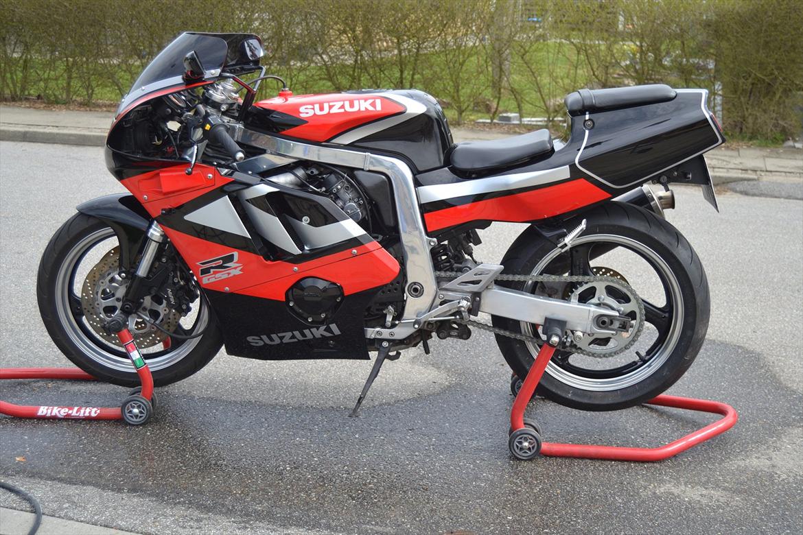 Suzuki Gsxr 400 billede 8