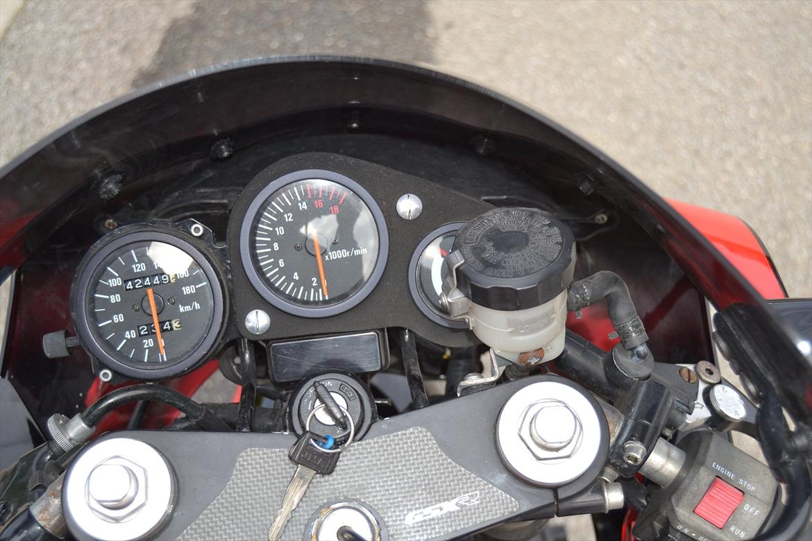 Suzuki Gsxr 400 billede 9