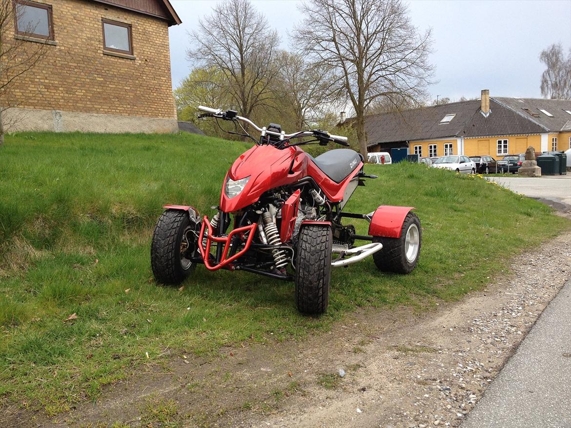 Dinli 901 "streetfighter" ON-ROAD billede 1