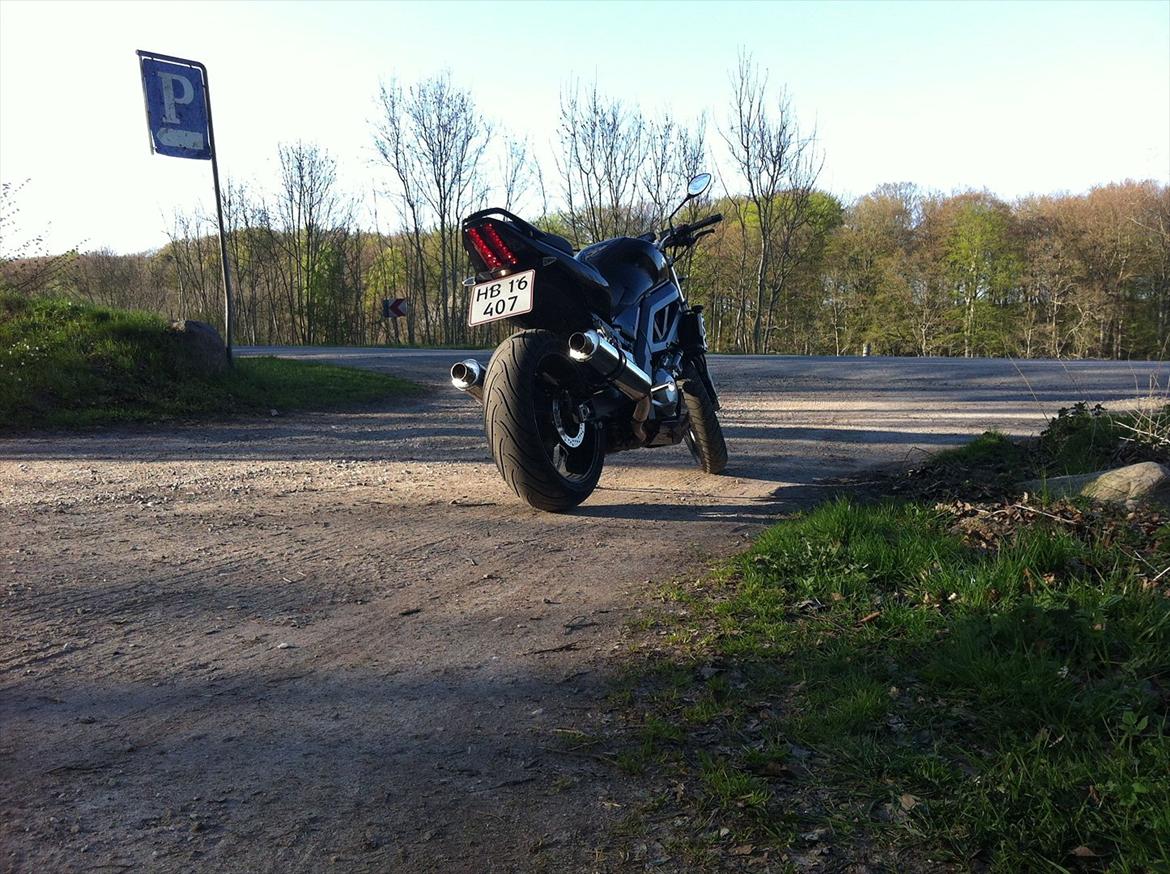 Suzuki SV1000N - 1. maj - min måde at hæve det røde flag. :) billede 11