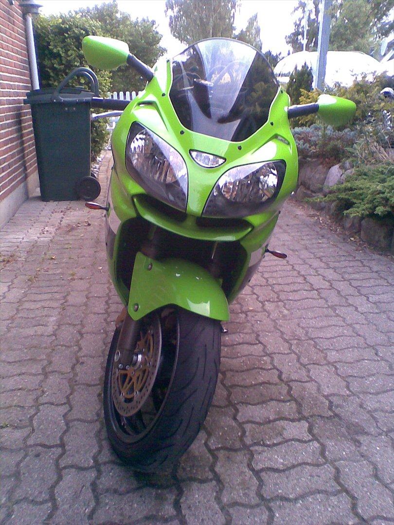 Kawasaki ZX-9R billede 4