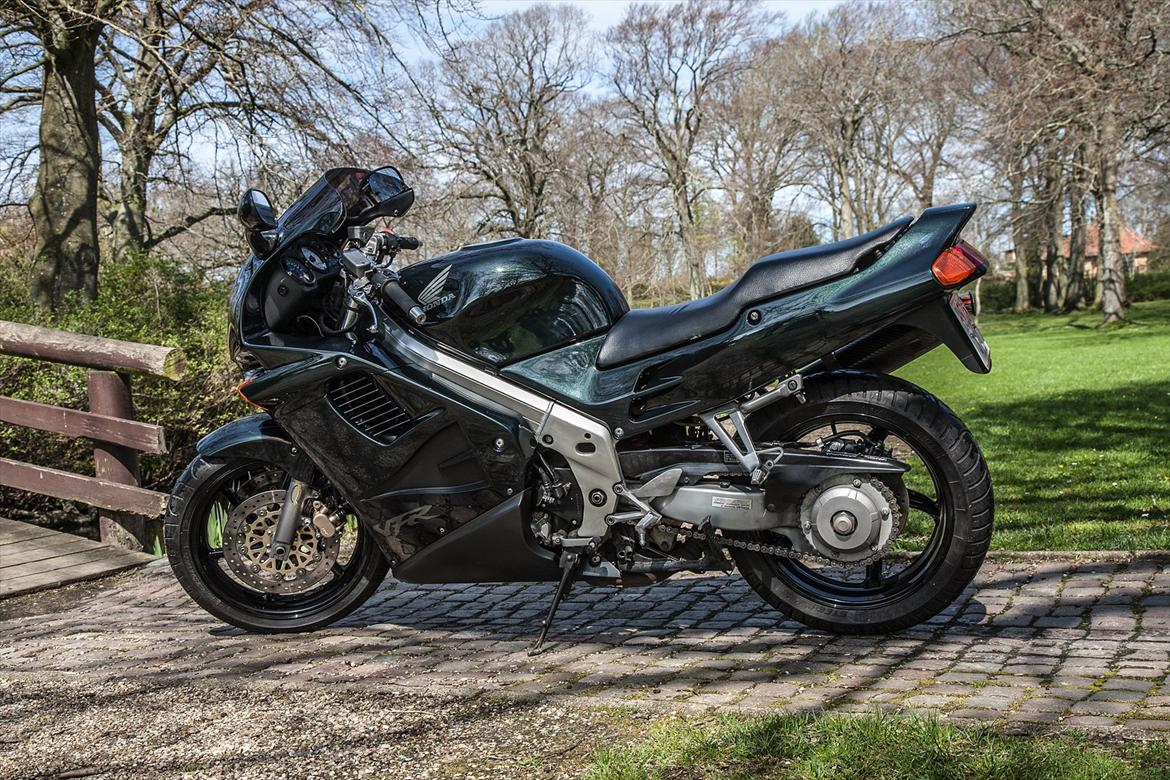 Honda vfr 750 rc36 II billede 2