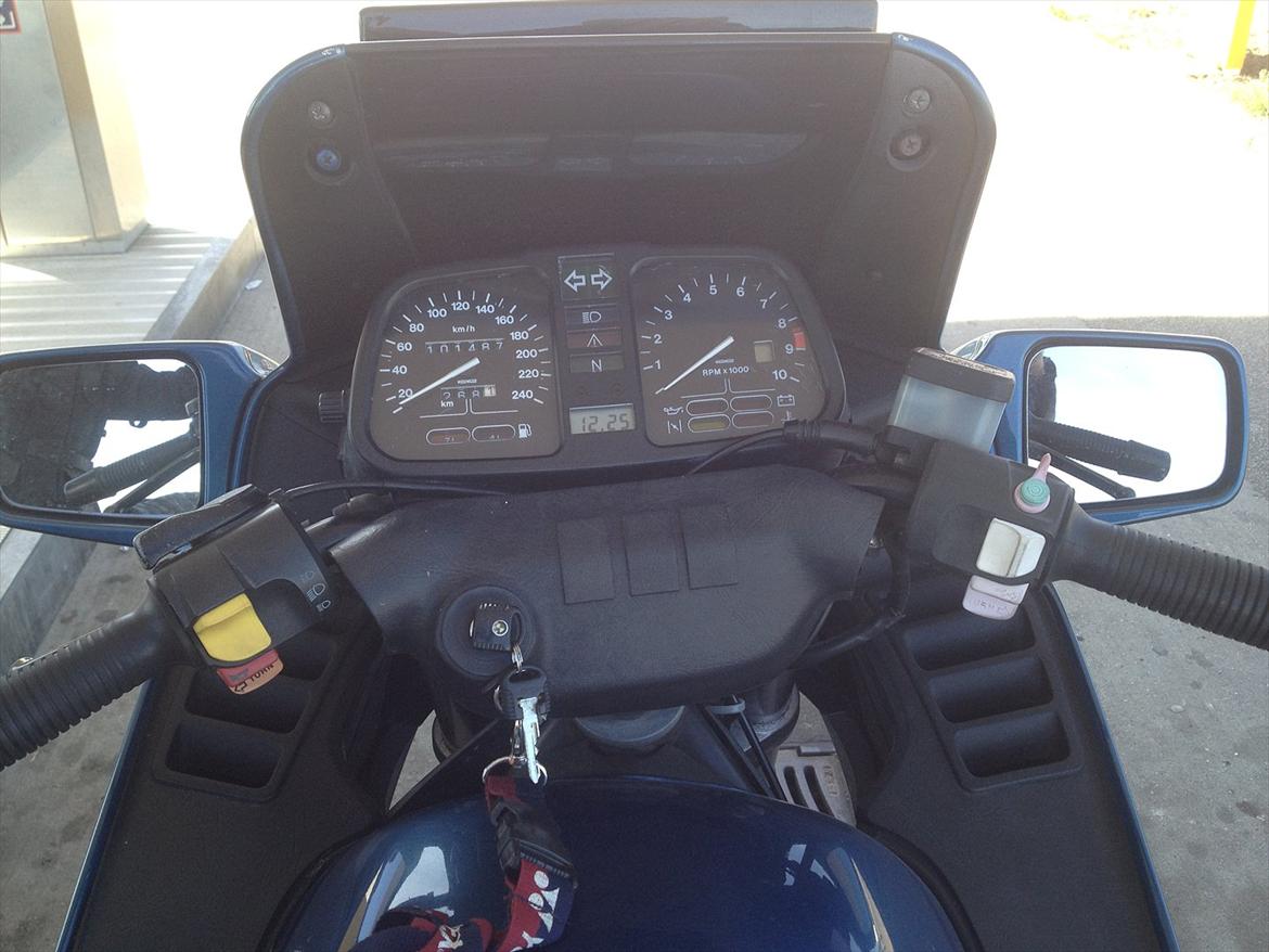 BMW K 100 RS - Lige over 100000 km på tælleren skulle vist ikke betyde alverden på K 100 modellerne billede 7