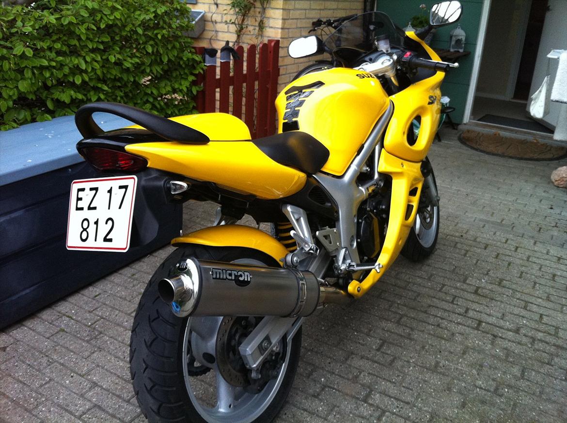 Suzuki SV 650 S - Så fik jeg fjernet den grimme "skolecykel" holder. syntes selv det er lidt pænere efter nr. plade er flyttet.  billede 4