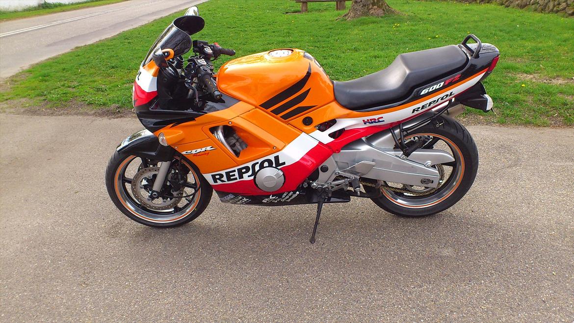 Honda CBR 600F billede 4