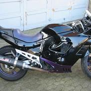 Suzuki GSX 600 F