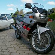 Suzuki GSX750F