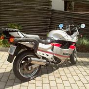 Suzuki GSX750F