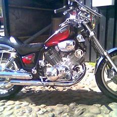 Yamaha XV Virago 1000 Gold