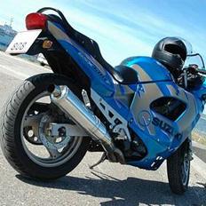 Suzuki GSX 600 F