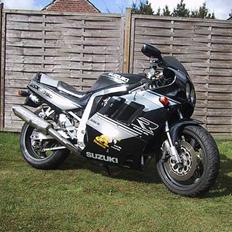 Suzuki GSX-R 750 ** SOLGT **