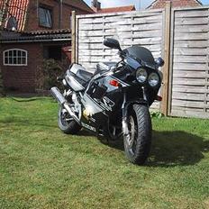 Suzuki GSX-R 750 ** SOLGT **
