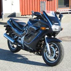 Suzuki GSX 1100 F